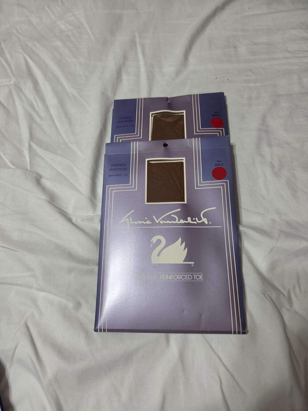 Vtg Gloria Vanderbuilt Day Sheer Pantyhose Tan Size C Reinforced Toe NOS 2 Pair
